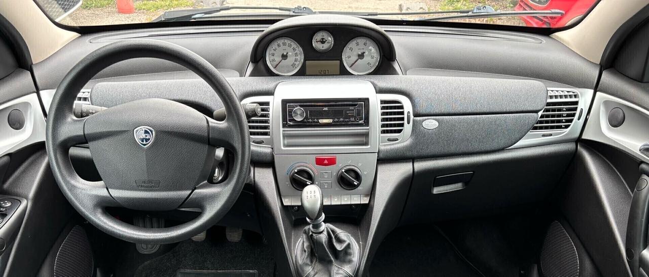 Lancia Ypsilon 1.2 69 CV Unyca OK Neopatentati