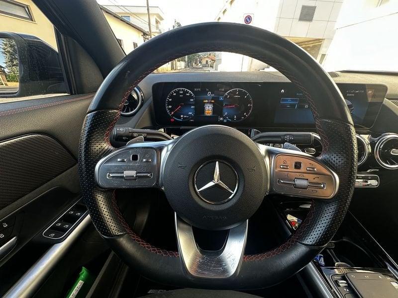 Mercedes-Benz GLA GLA 180D in allestimento Premium / AMG Line