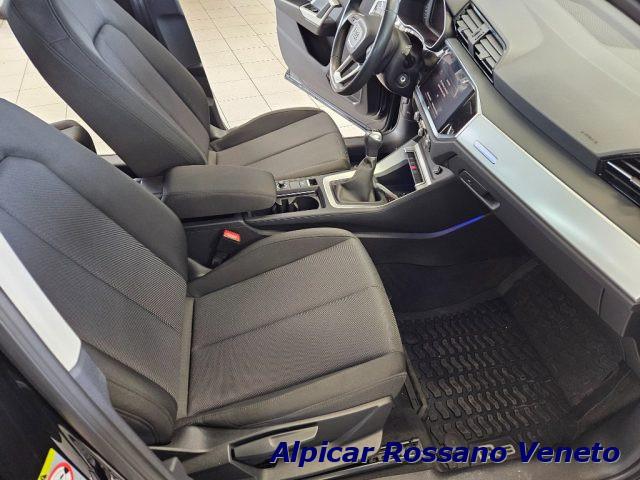 AUDI Q3 35 TDI Business Advanced