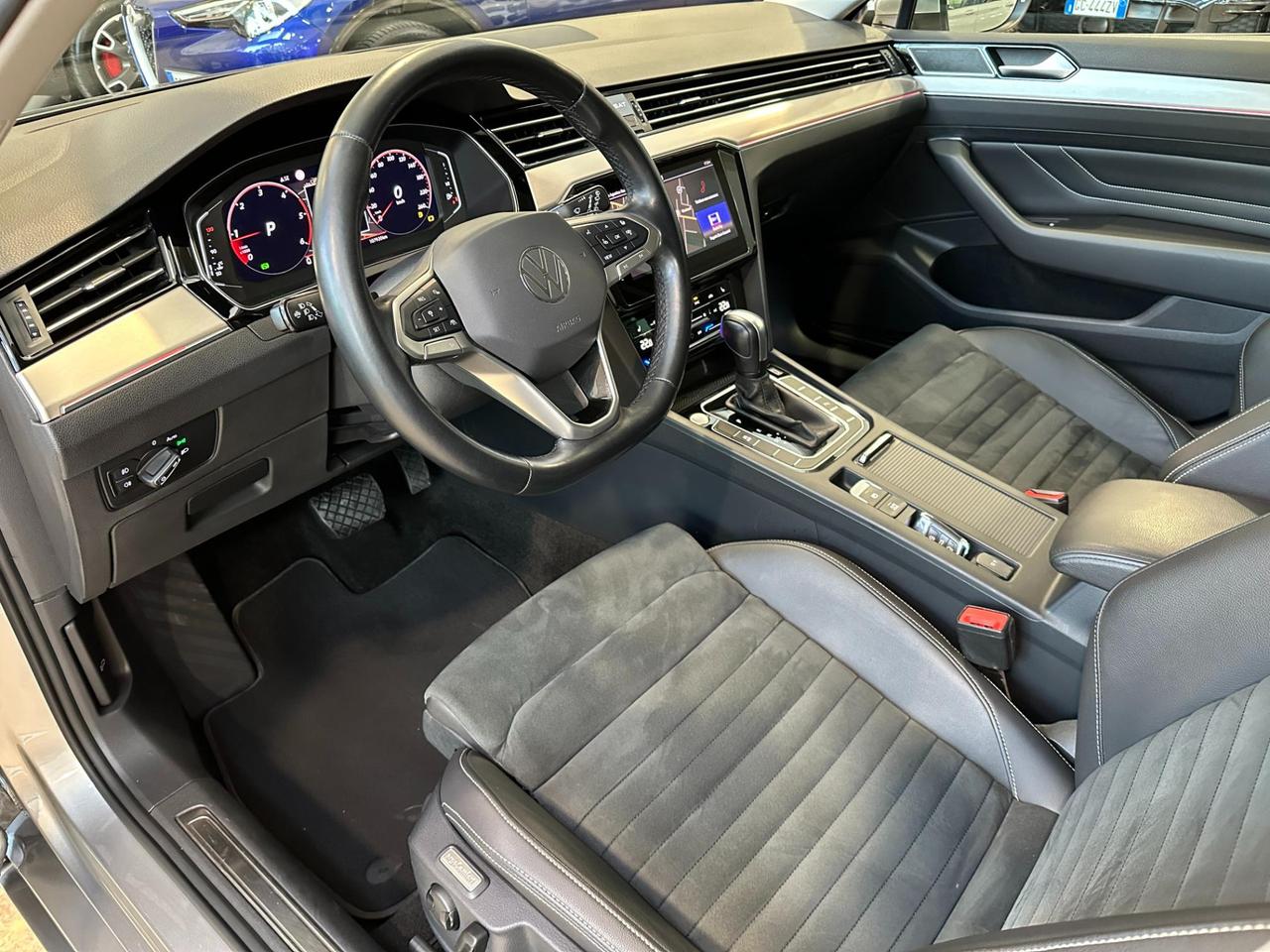 Volkswagen Passat Variant 2.0 tdi Executive 150cv DSG-Camera-Carplay-Keyless-IVA
