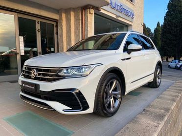 VOLKSWAGEN Tiguan 2.0 TDI 150 CV SCR DSG R-Line LUCI AMBIENTE