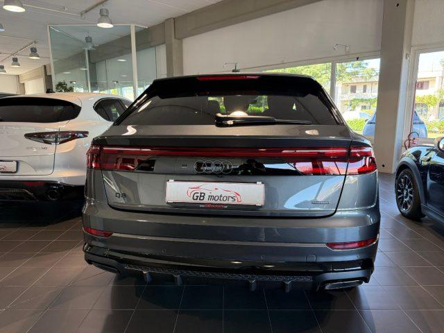 AUDI Q8 50 TDI 286 CV quattro S line edition Black Pack