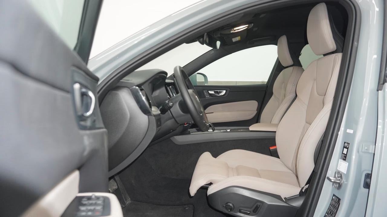Volvo XC60 B5 Core AWD NewMod PilotAssist