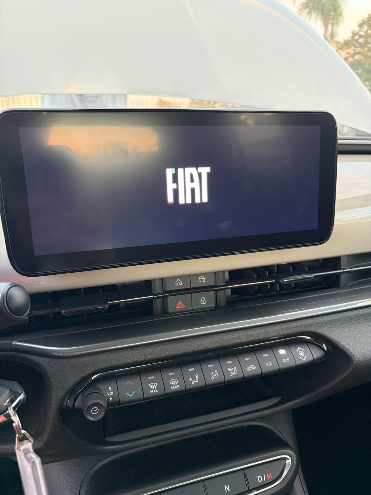 Fiat 600 Hybrid 110 CV DCT MHEV Serie Speciale Icon