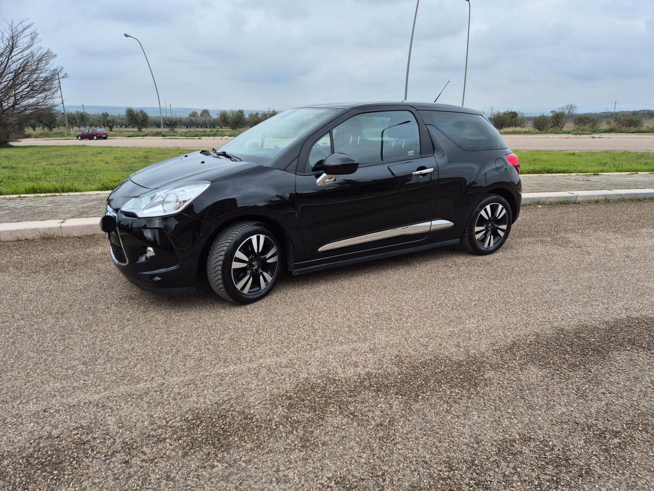 Citroen DS3 1.2 benzina 82cv so chic anno 2015