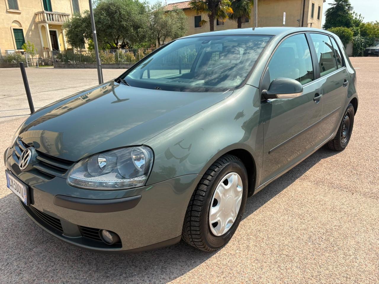 Volkswagen Golf 1.6 16V FSI