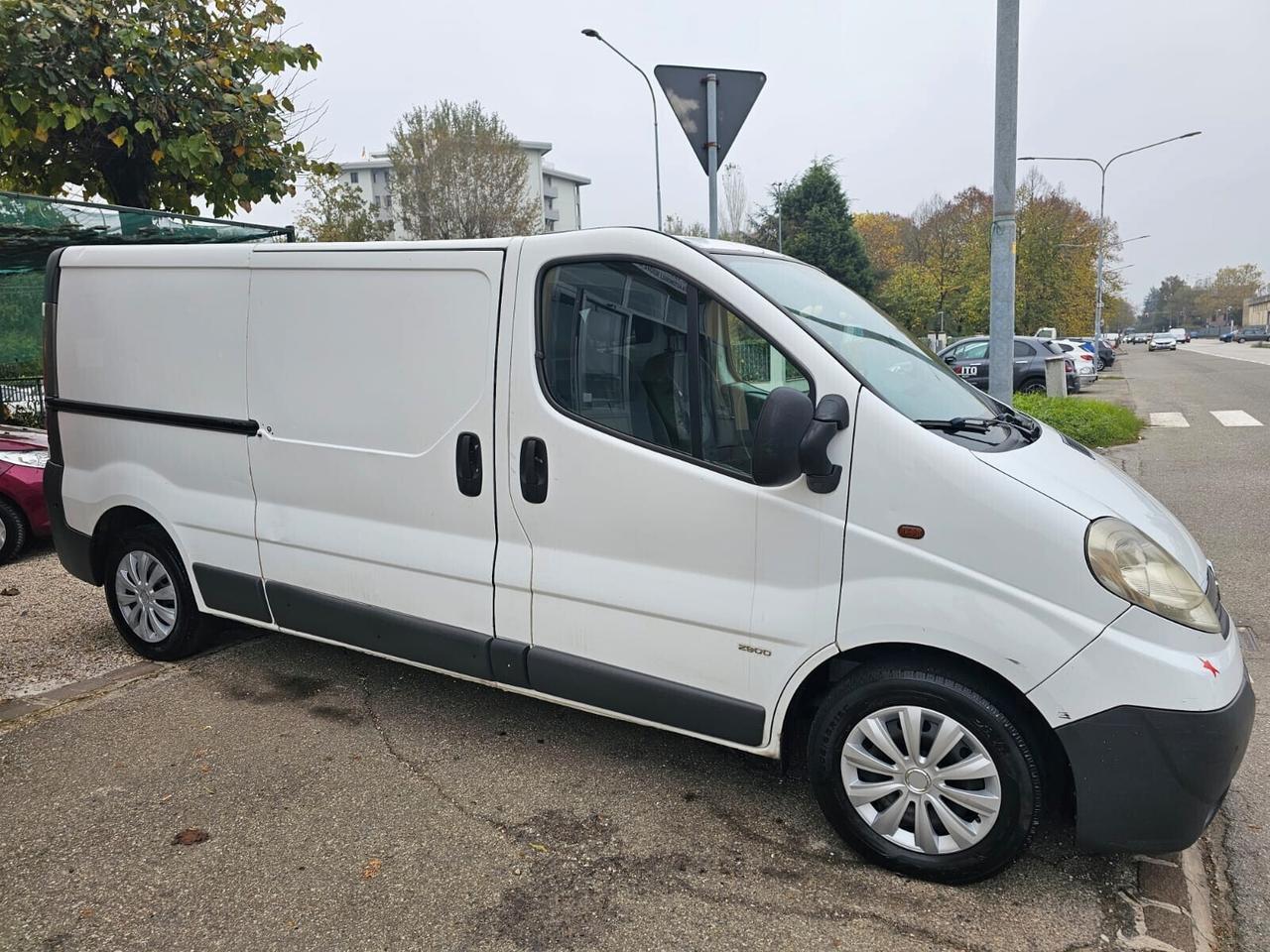 Opel Vivaro 2.0 CDTI 120cv Passo Lungo Furgonato