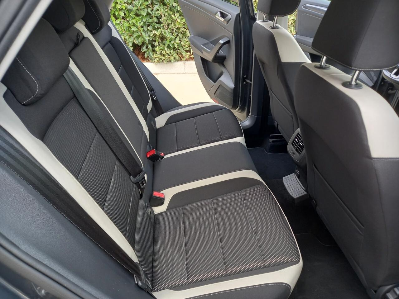 Volkswagen T-Roc 1.6 TDI SCR Advanced BlueMotion Technology