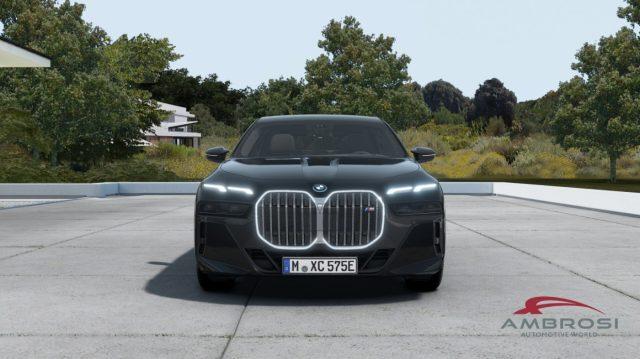 BMW i7 M70