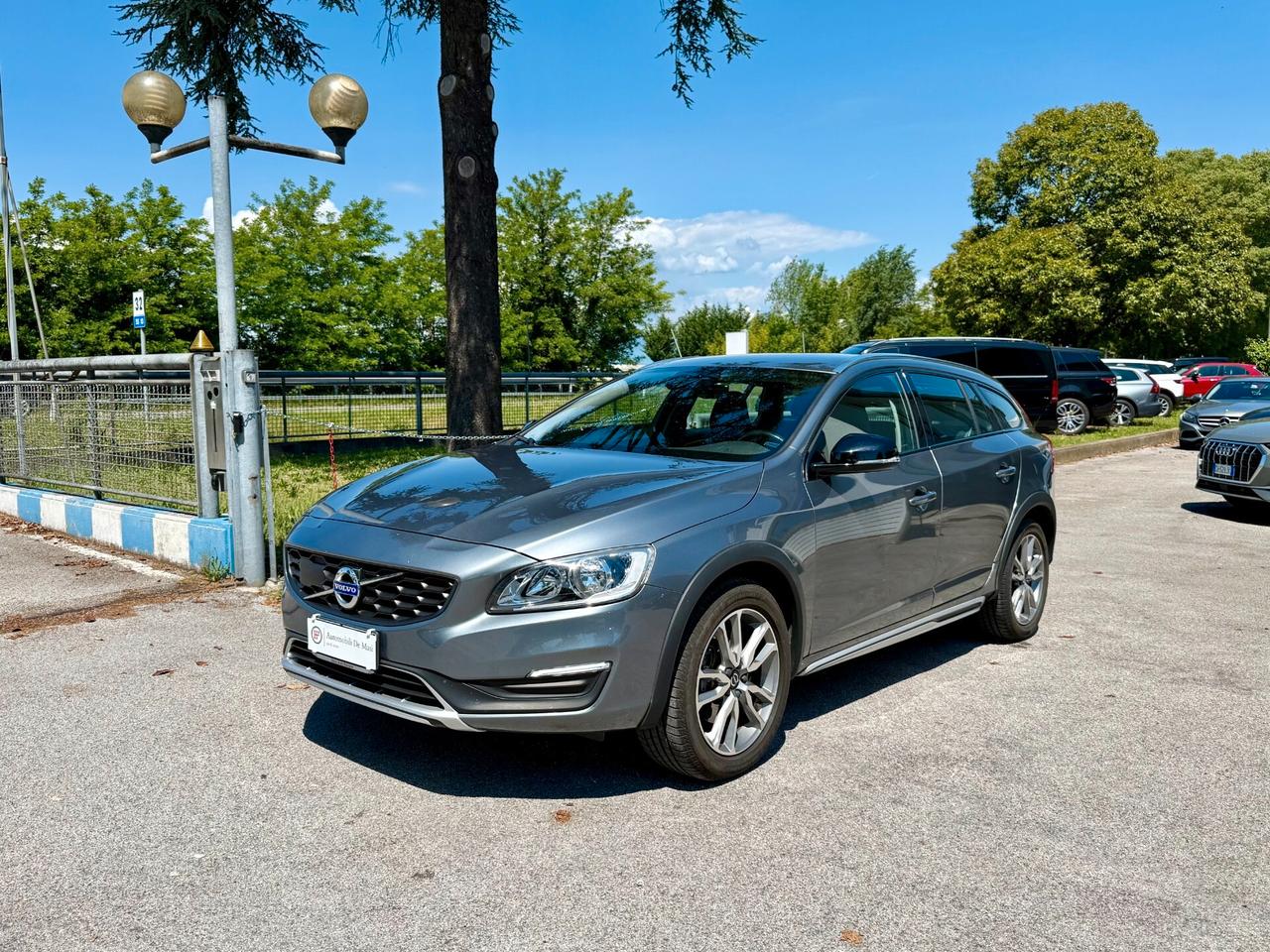 Volvo V60 Cross Country 2.0 d3 Business Plus geartronic 150cv TAGLIANDI VOLVO
