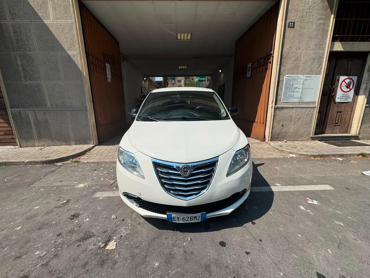 Lancia Ypsilon 1.2 69 CV 5 porte Elle