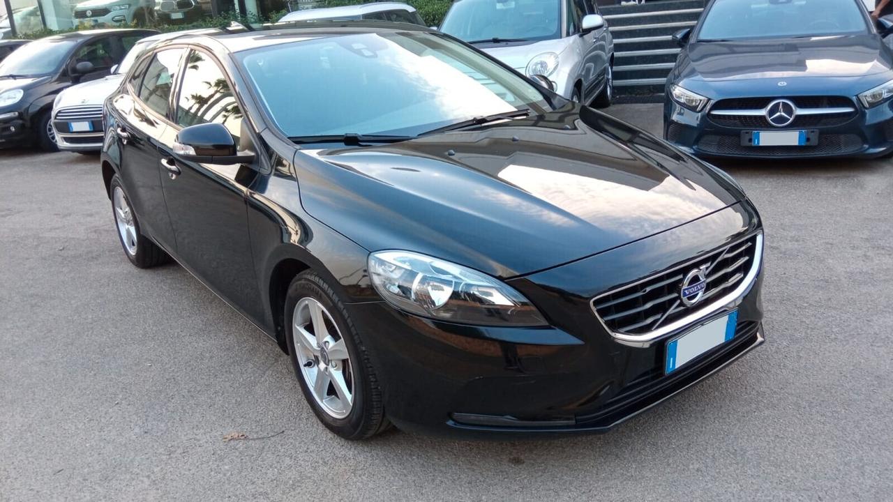 Volvo V40 D2 Momentum GearTronic