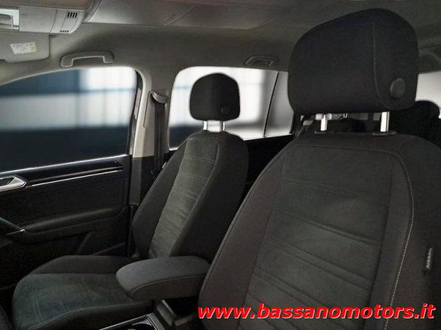 VOLKSWAGEN Touran 2.0 TDI 150 CV SCR DSG Executive BMT in arrivo