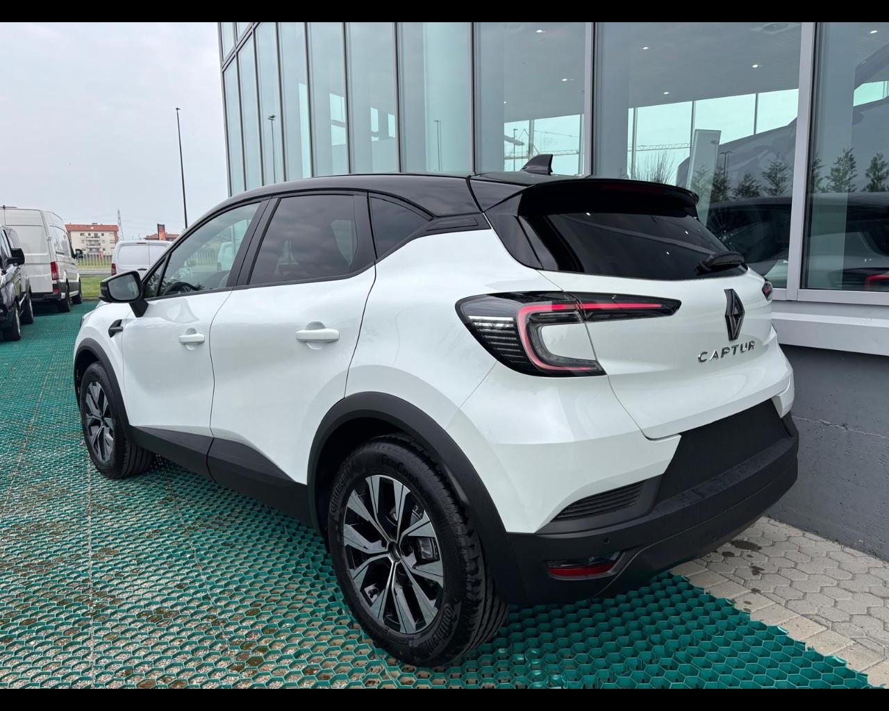 RENAULT Captur II 2024 - Captur 1.2 eco-g Evolution 120cv