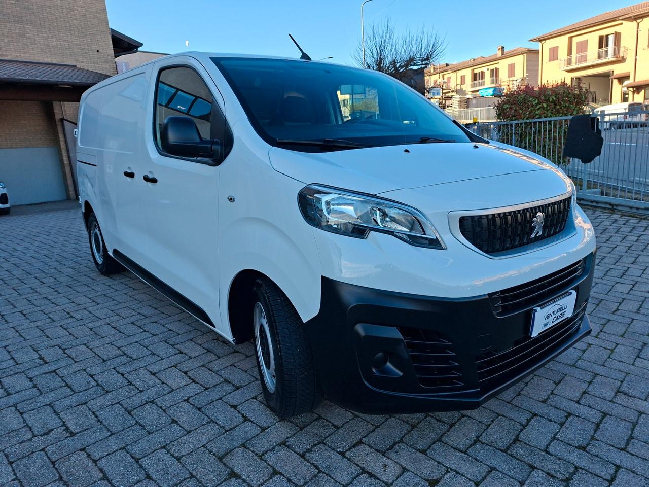 Peugeot Expert BlueHDi 115 S&S PC-TN Furgone CON GANCIO