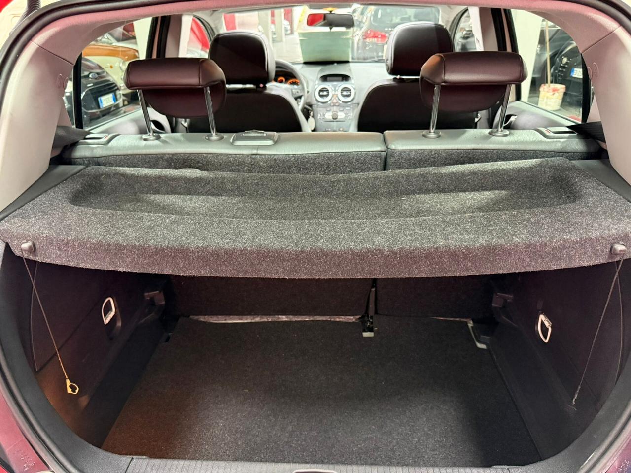 Opel Corsa 1.2 86cv Cosmo - 2011