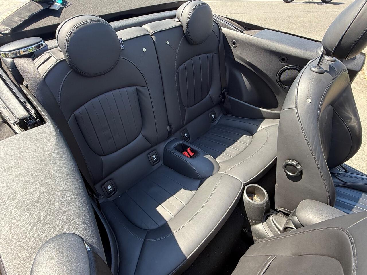 Mini 2.0 Cooper S Cabrio Yours Trim