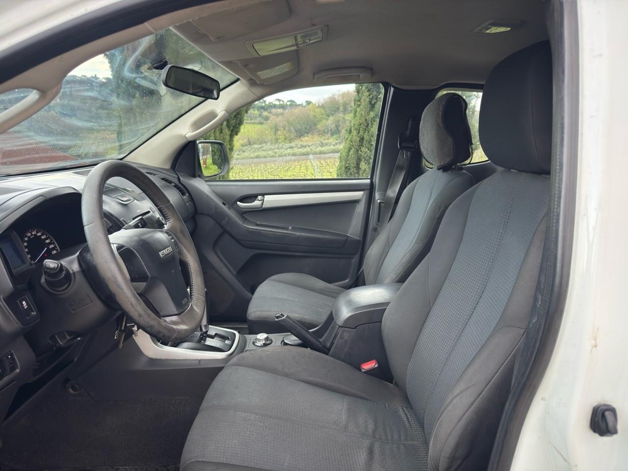 Isuzu D-Max 2.5 Crew Cab Solar Special 4WD