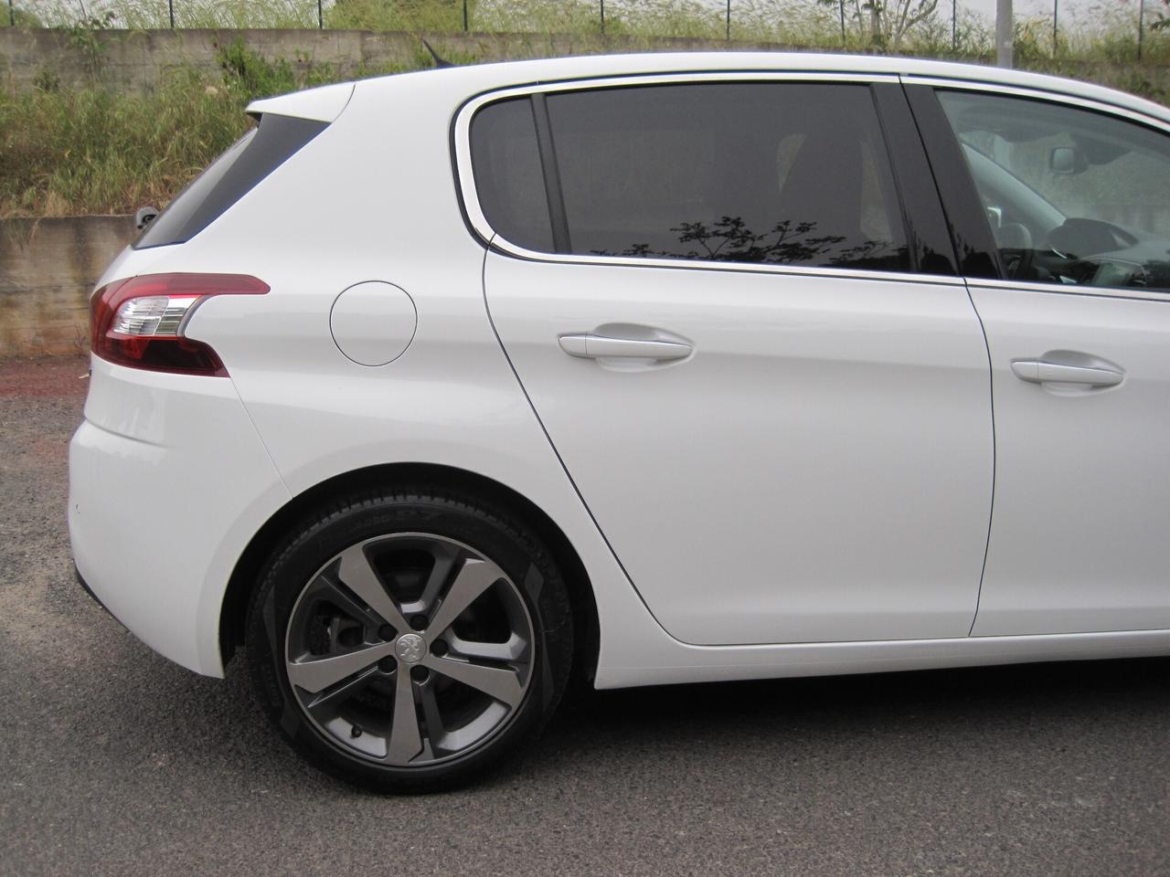 Peugeot 308 BlueHDi 120 S&S Allure