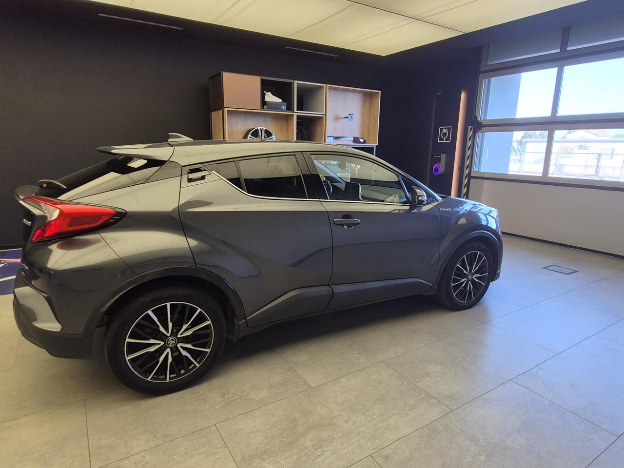 TOYOTA C-HR 1.8h Style 2wd e-cvt