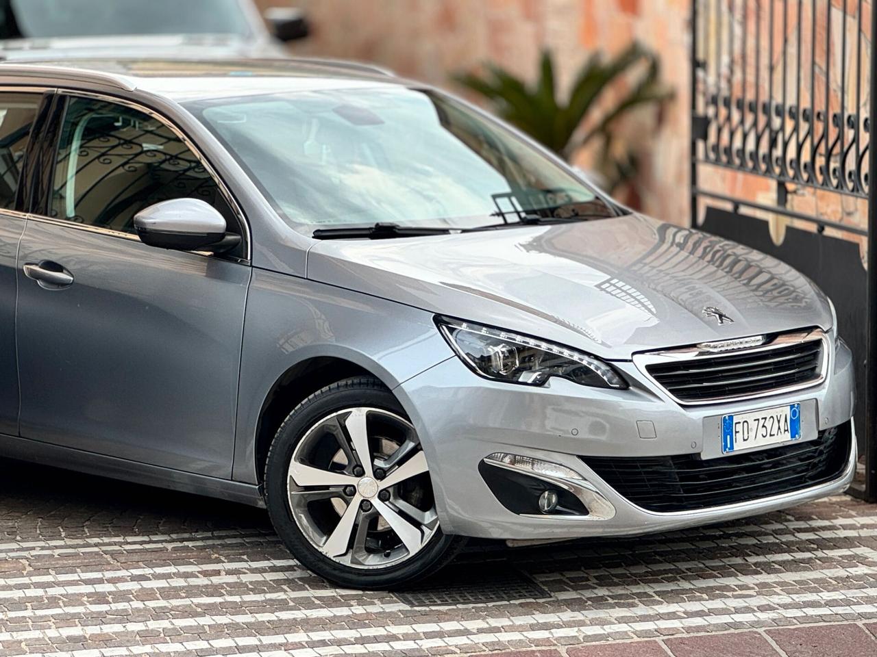 Peugeot 308 BlueHDi 120 S&S EAT6 SW Allure