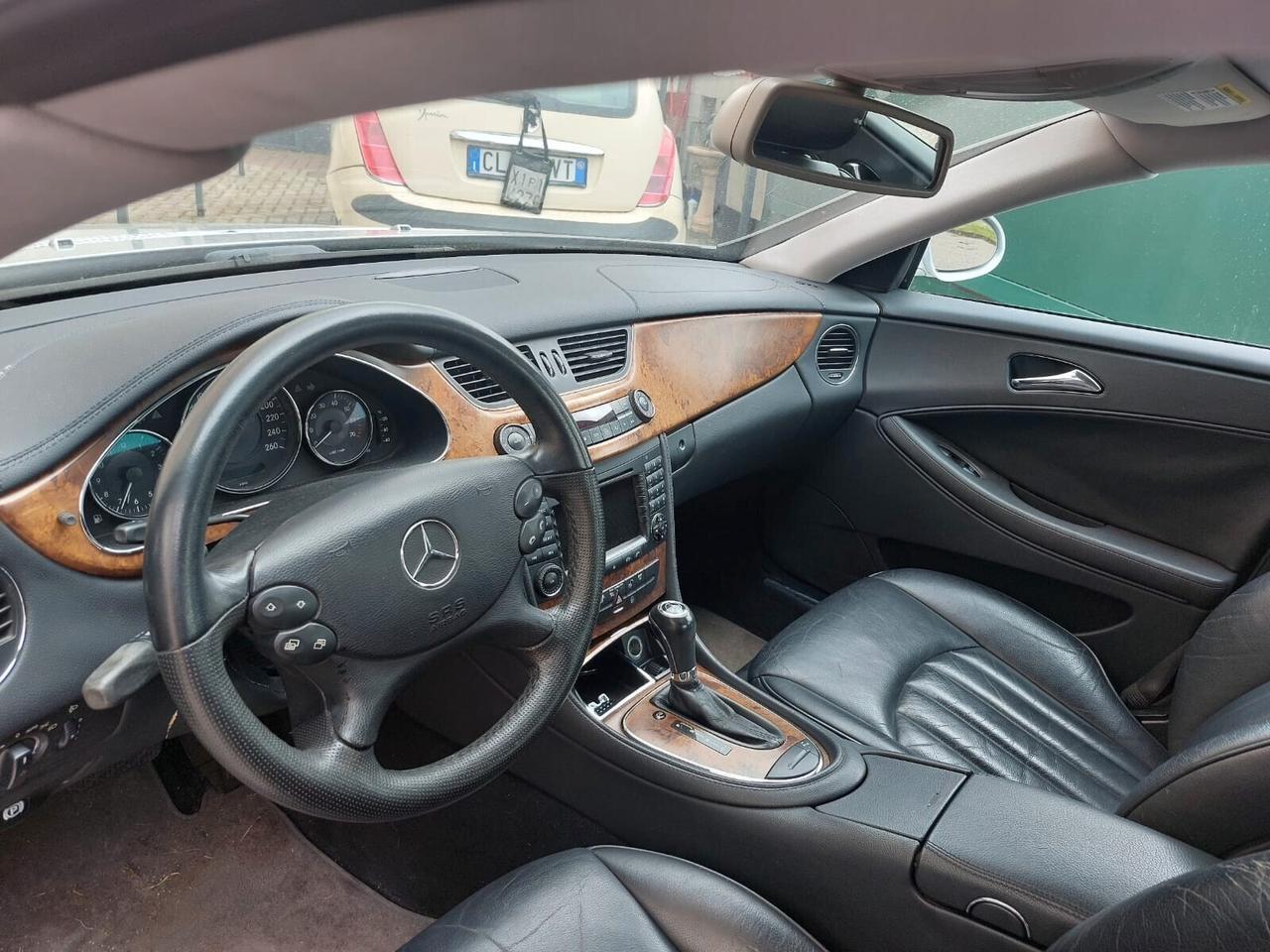 Mercedes-Benz CLS 350 V6 272CV SPORT AMG NAVY TEL.!!!!