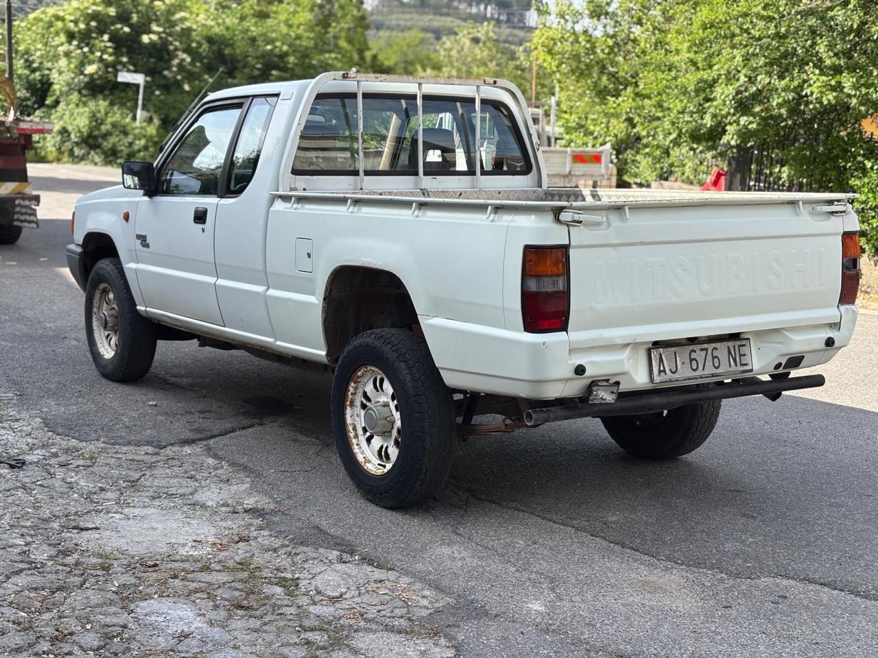 Mitsubishi L200 2.5 TD 4WD Club Cab Pick-up