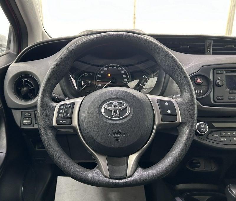 Toyota Yaris 1.5 Hybrid 5 porte Cool NEOPATENTATI