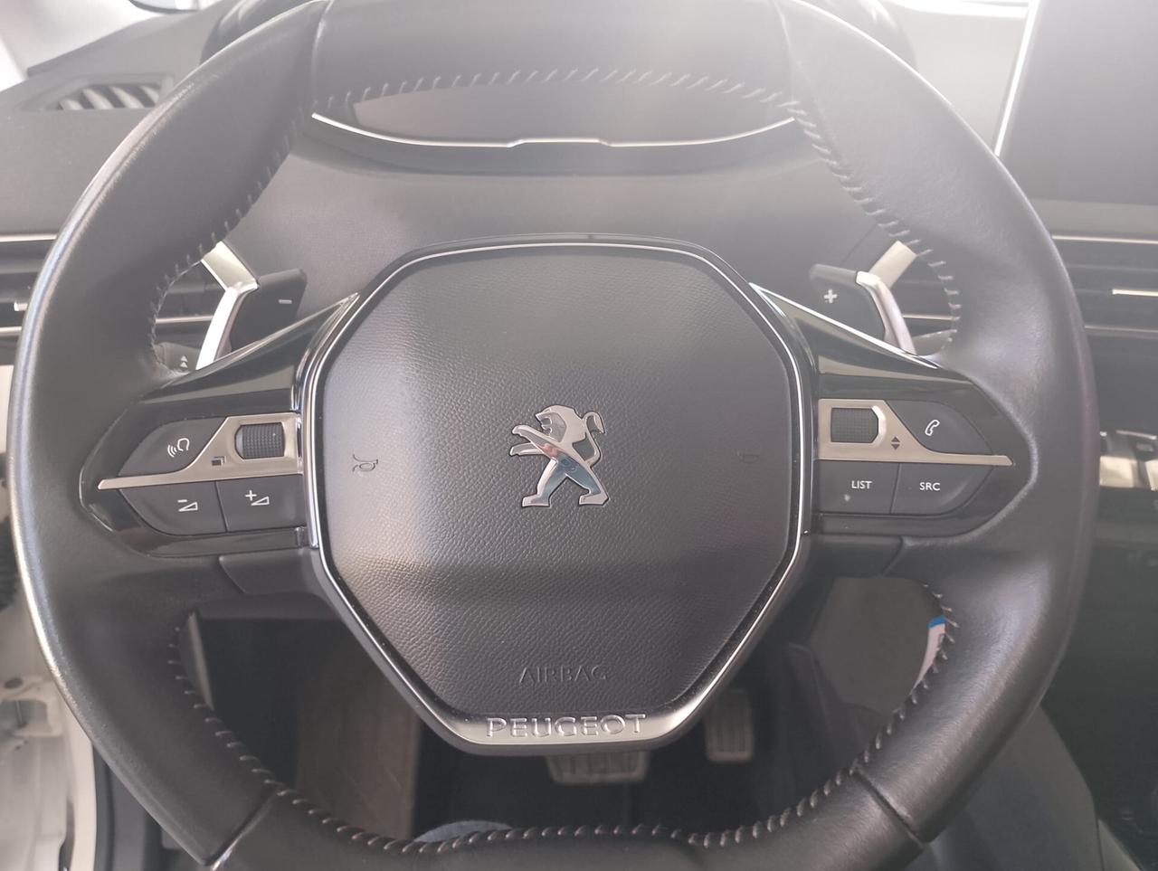 Peugeot 3008 PEUGEOT 3008 5P SUV BLUEHDI 130 EAT8 SeS BUSINESS AUTOMATICA