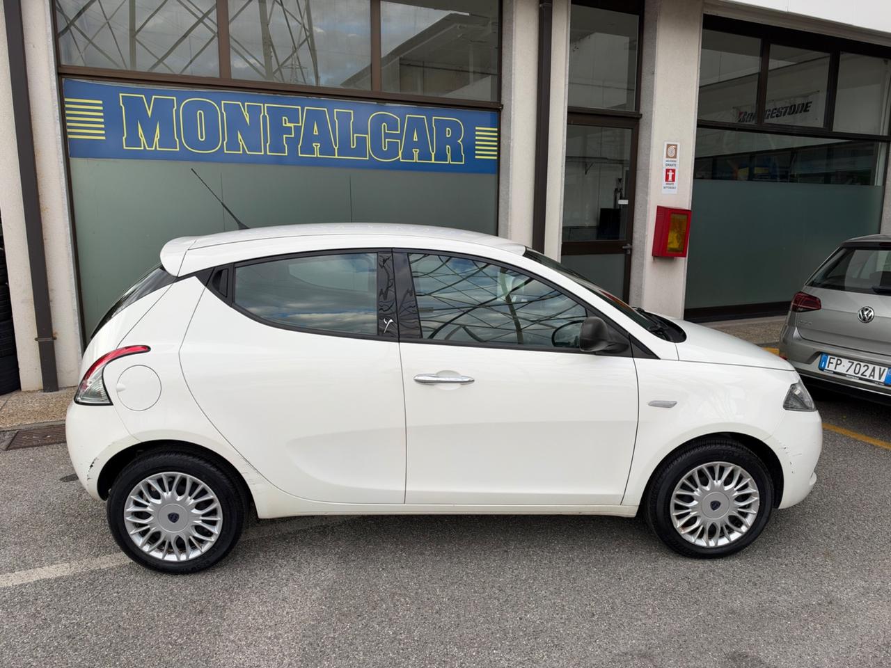 Lancia Ypsilon 1.2 69 CV 5 porte Silver