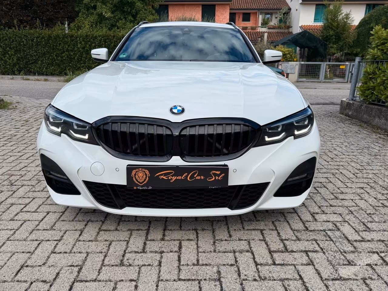 Bmw 330i Touring Msport + Book service BMW