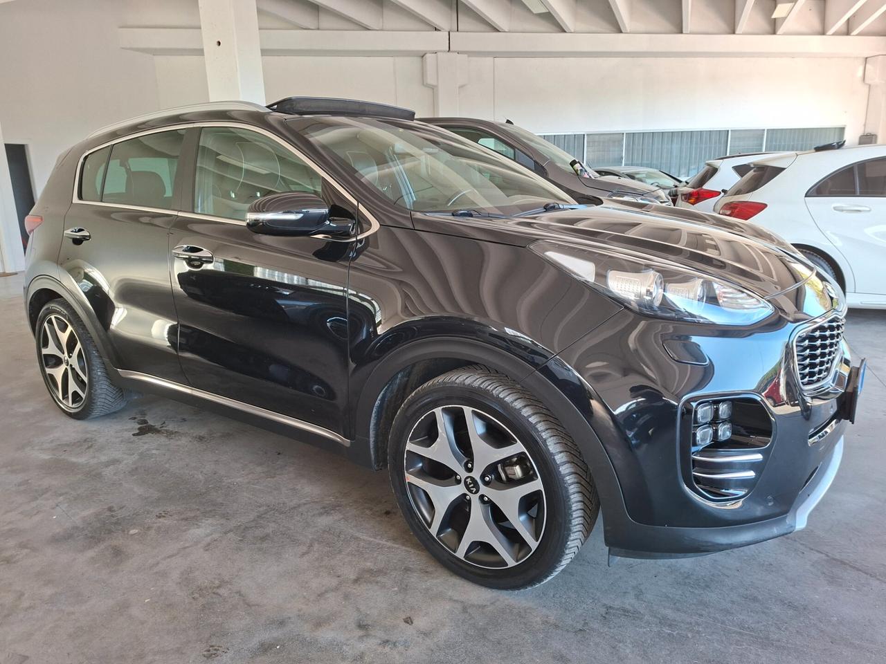 Kia Sportage AUTOMATICO / FULL OPTIONAL / GANCIO TRAINO / EURO 6B