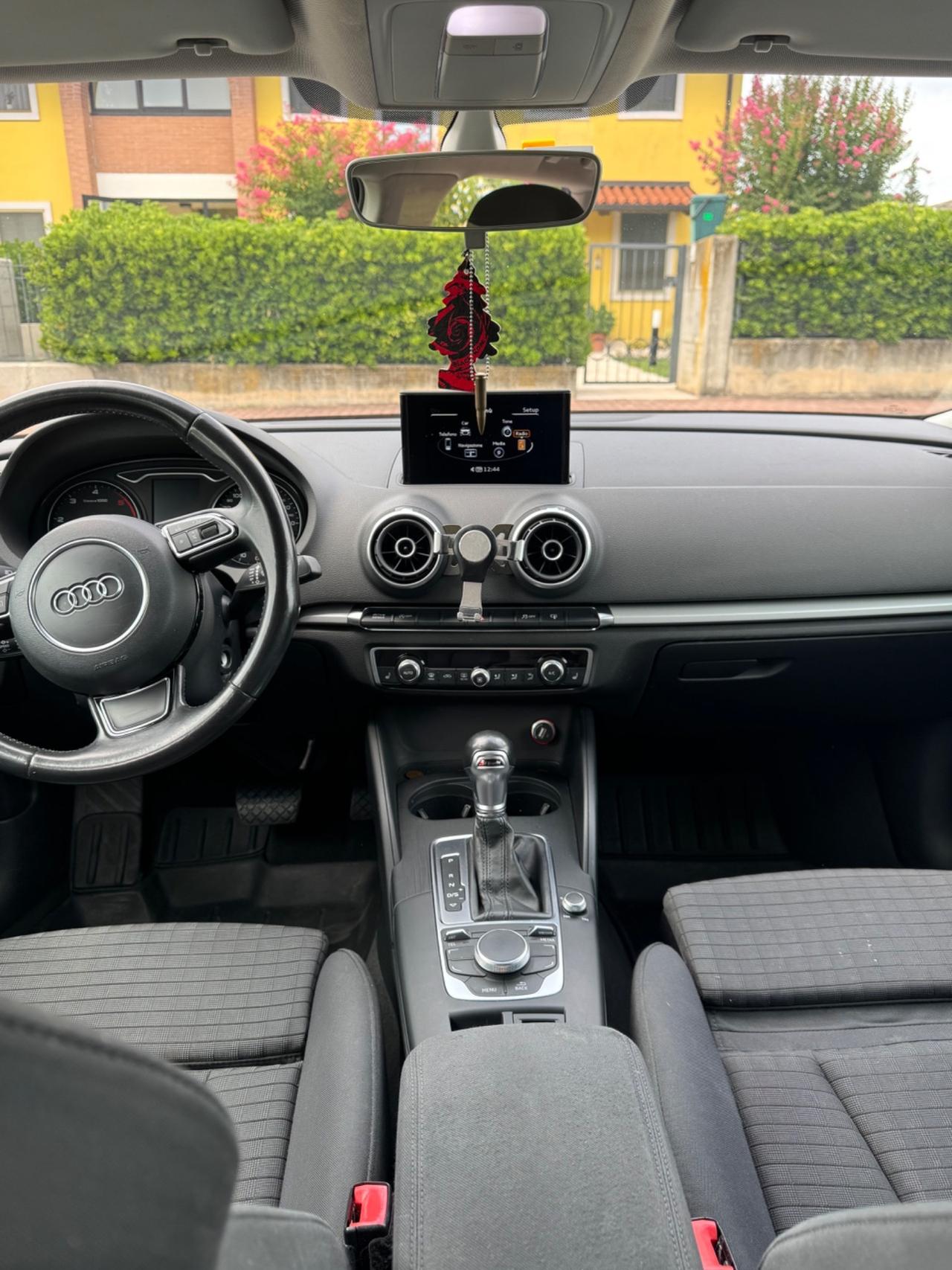 Audi A3 SPB 1.6 TDI clean diesel S tronic Business