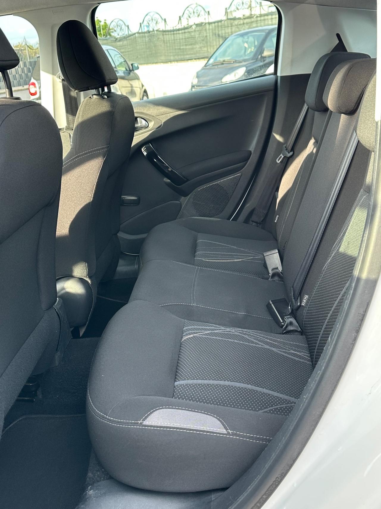 Peugeot 208 PureTech 82 5 porte Allure 2015