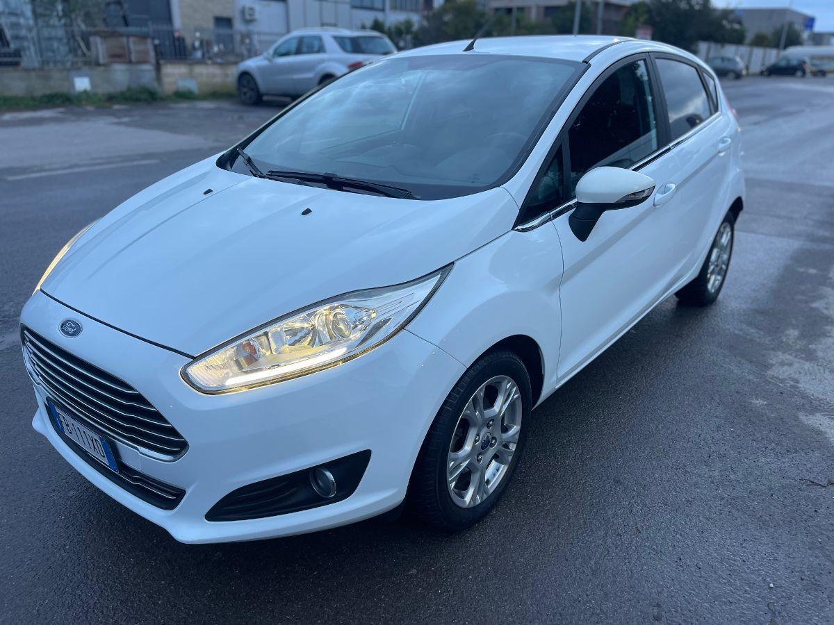 FORD - Fiesta - 1.4 5p. Bz. GPL Black & White Edition