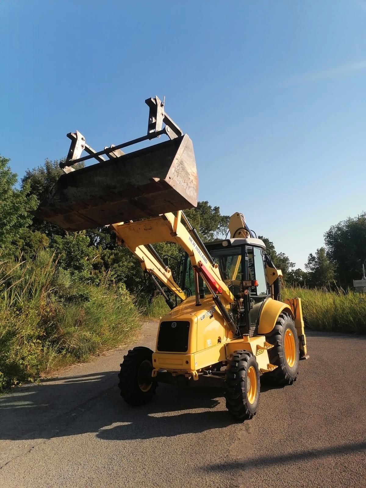 Terna Seminuova New-Holland LB110 B