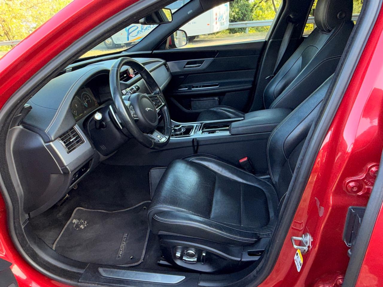 Jaguar XF 2.0D 240 CV AWD R-Sport full pelle tetto EXPORT