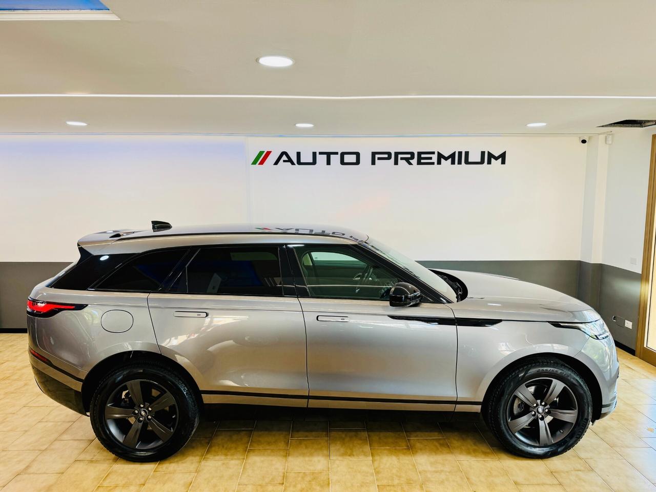 Range Rover Velar 2.0D 180 CV CarPlay - APPROVED