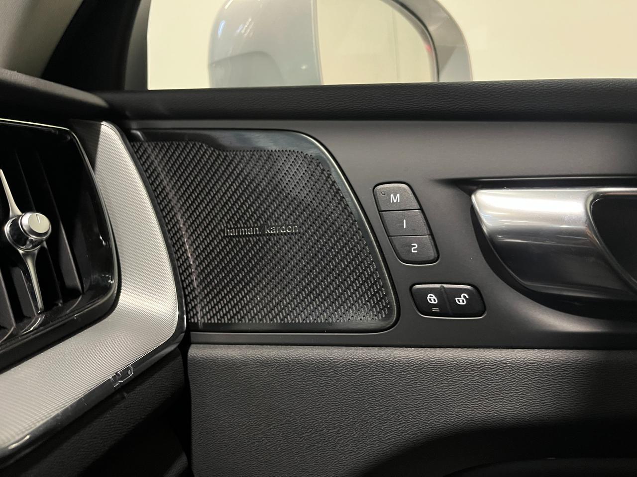 VOLVO XC60 2.0 B4 AUTO INSCRIPTON