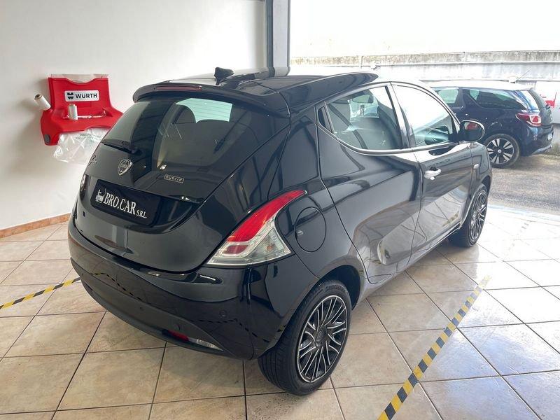 Lancia Ypsilon 1.0 FireFly 70cv S&S Hybrid GOLD PLUS
