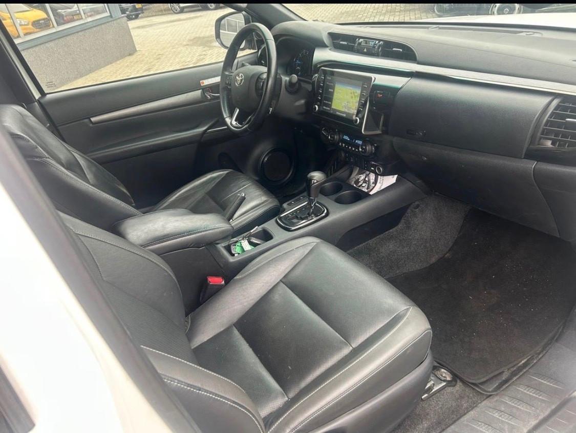 Toyota Hilux 2.8 D-4D 2WD 2 porte Chassis & Cab Active Aut. Invincibile