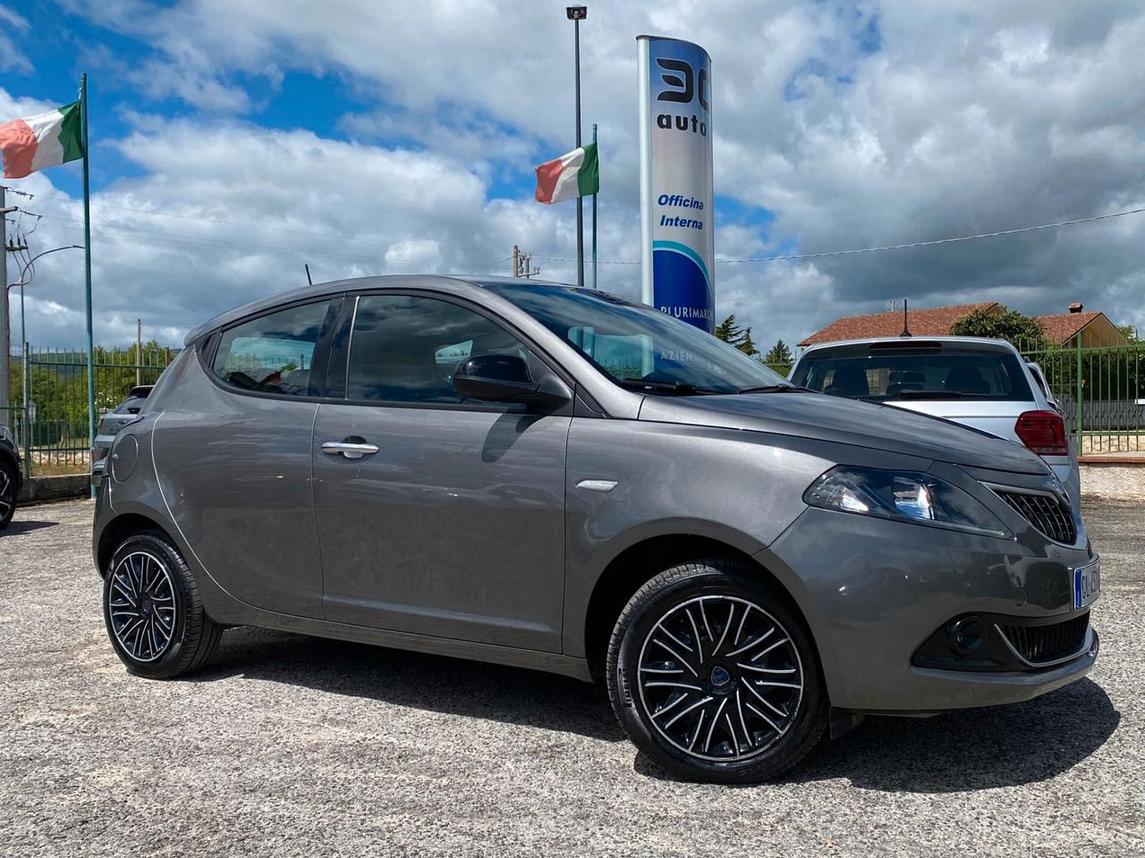 Lancia Ypsilon 1.0 FireFly 5 porte S&S Hybrid Gold
