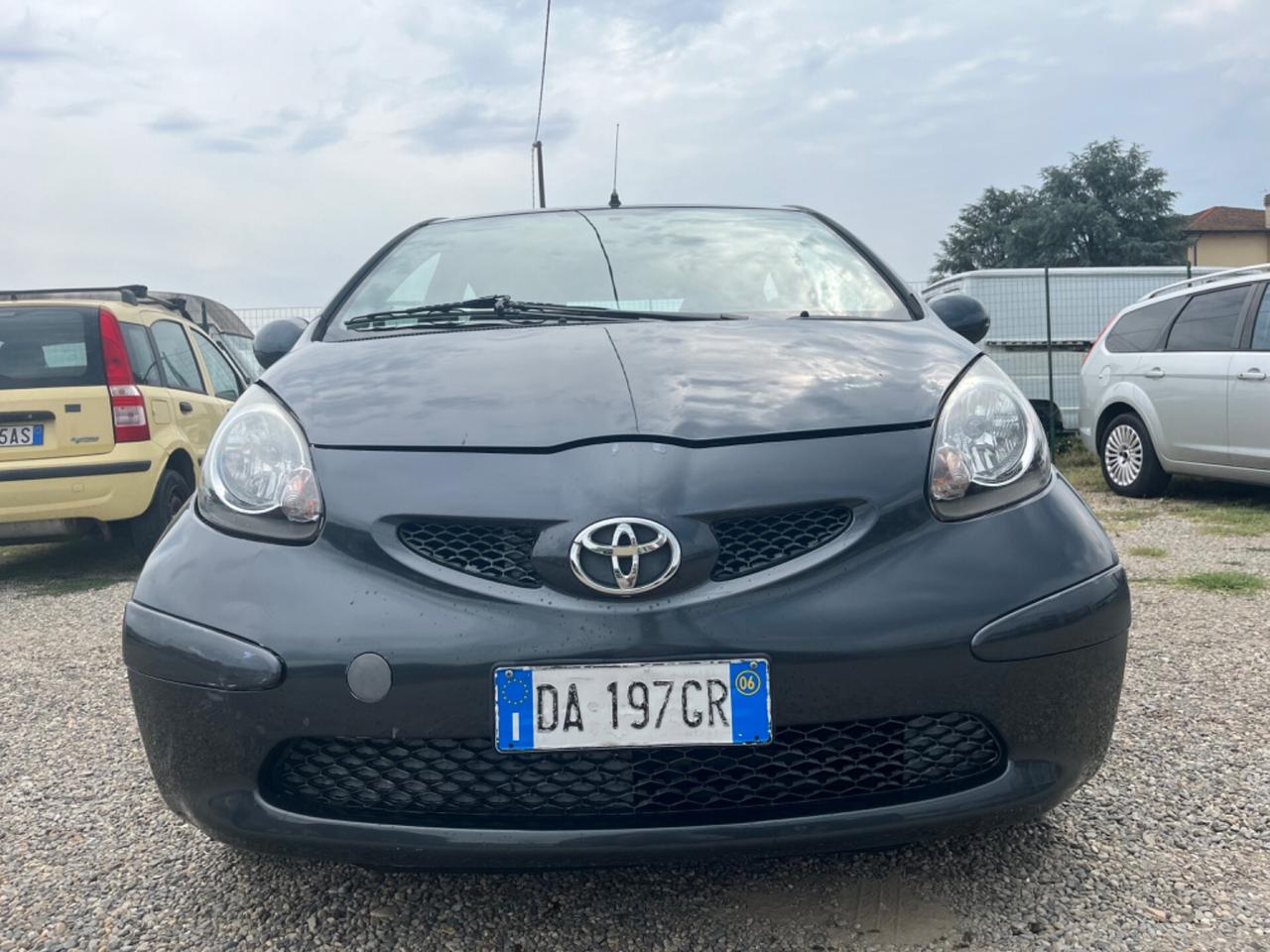 Toyota Aygo 1.0 12V VVT-i 5 porte Sol 130.000 km