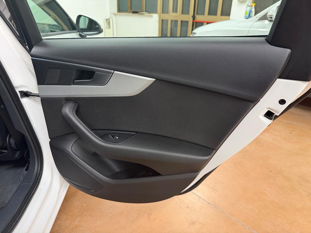 Audi A4 Avant 2.0 TDI 122 CV S tronic Business Sport