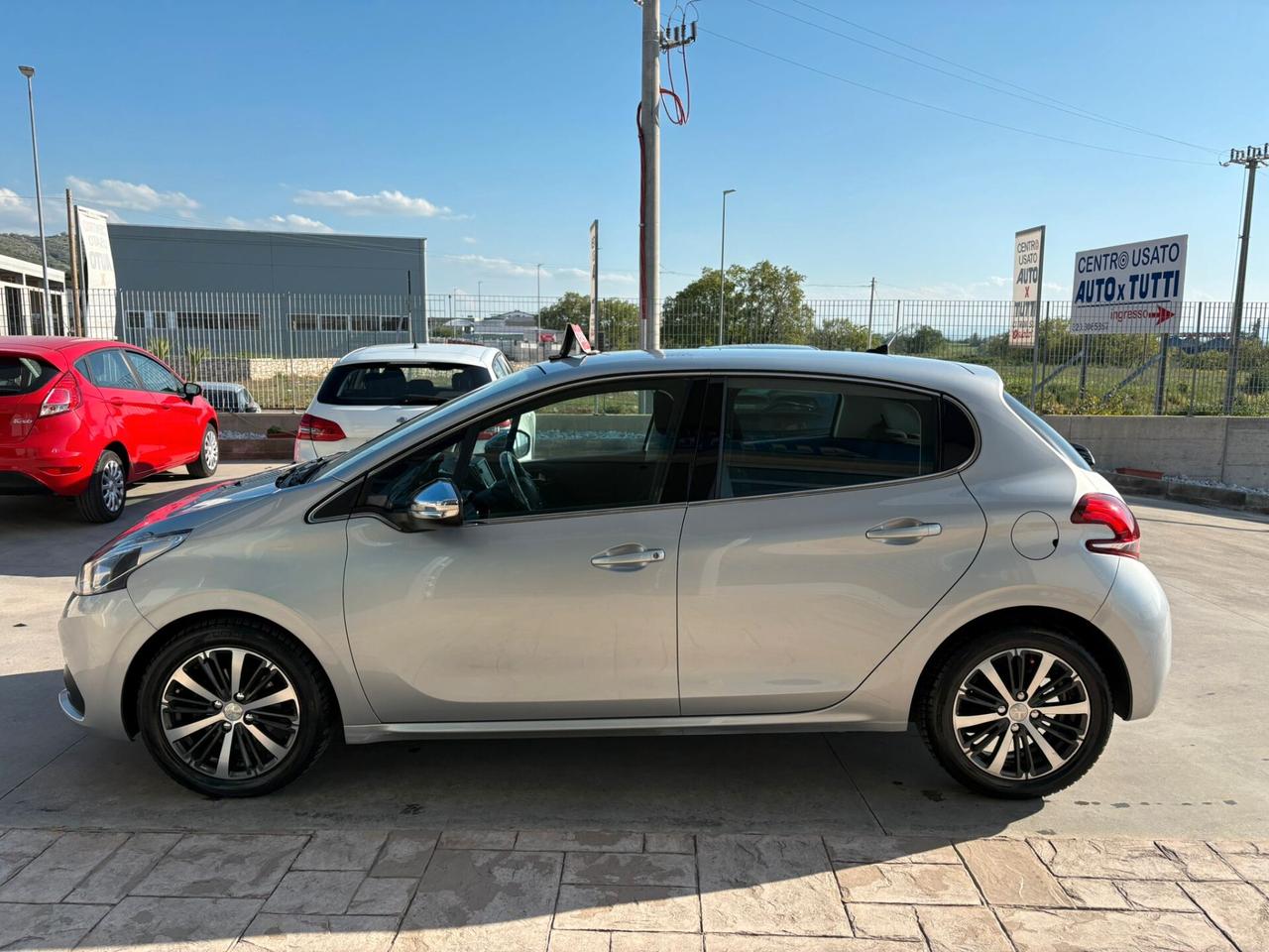 Peugeot 208 BlueHDi 75 5 porte Allure