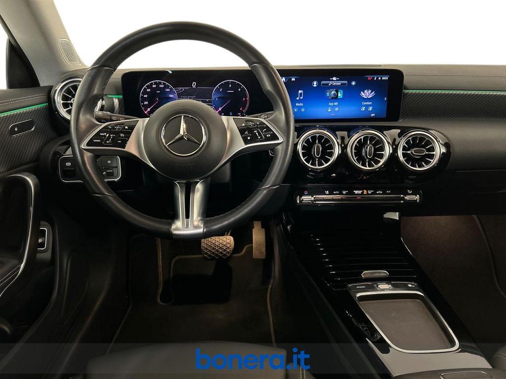 Mercedes CLA Shooting Brake 200 D Progressive Advanced Plus 8G-DCT