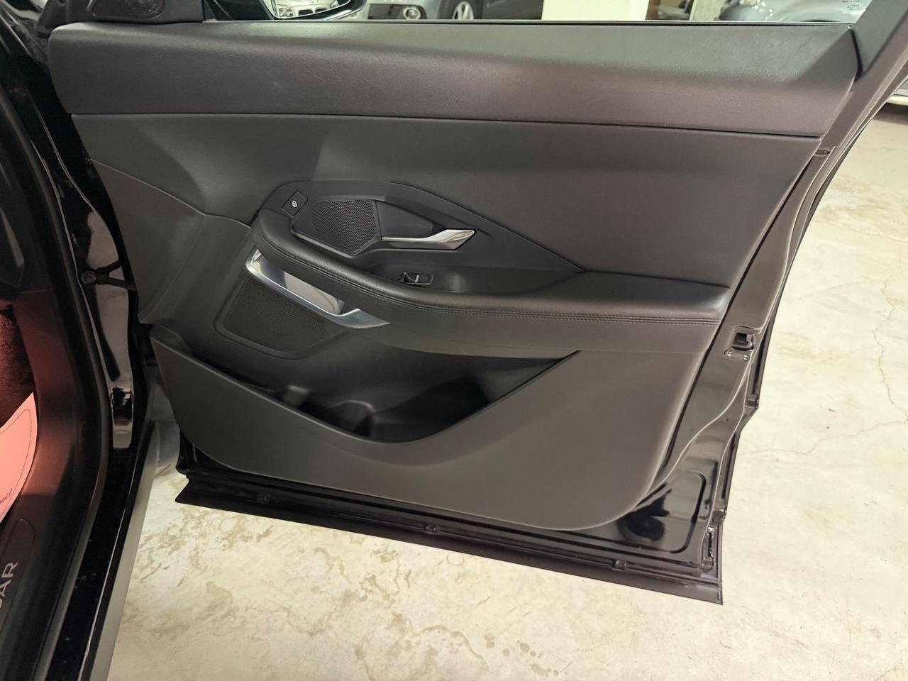 Jaguar E-Pace 2.0D 180 CV AWD aut. First Edition