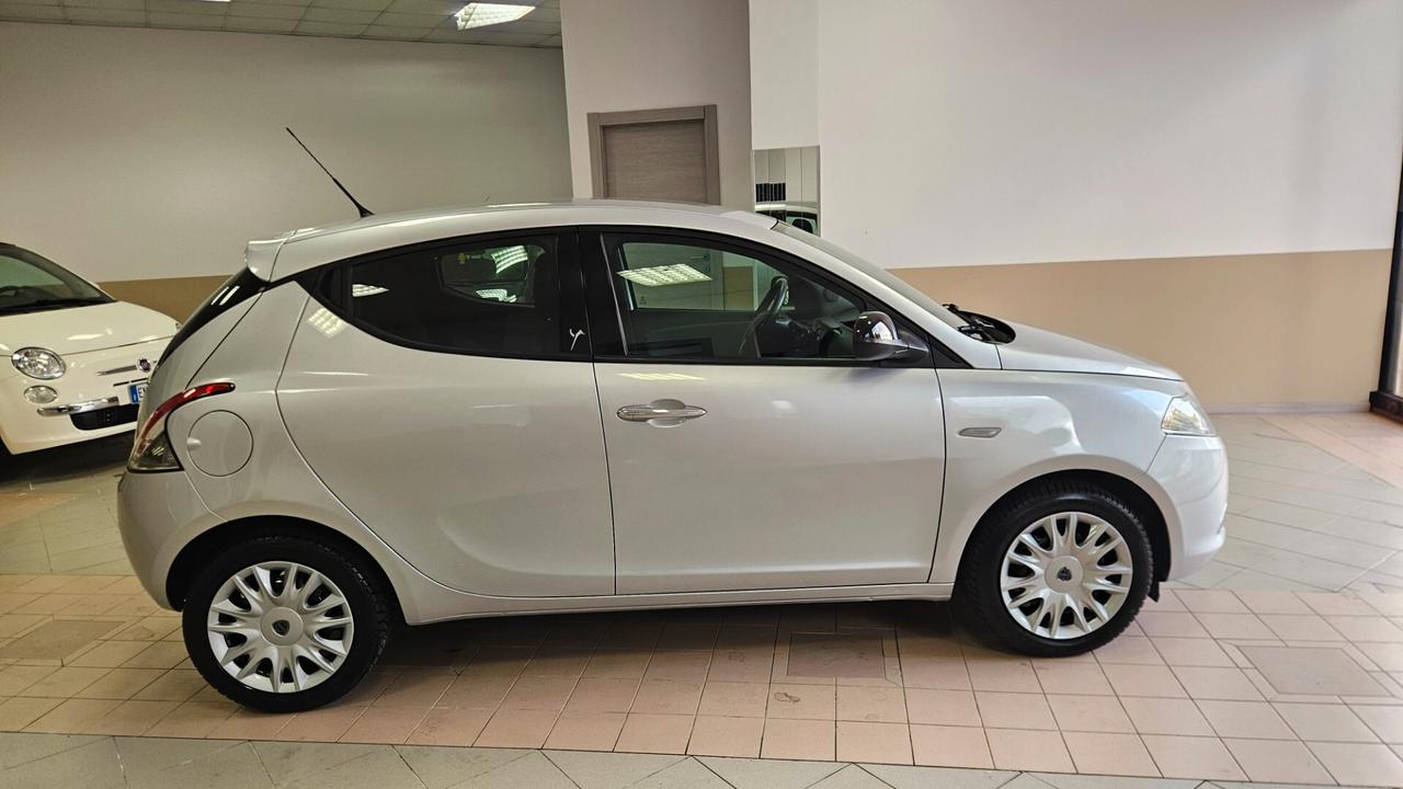 Lancia Ypsilon 1.2 69 CV 5 porte Elefantino