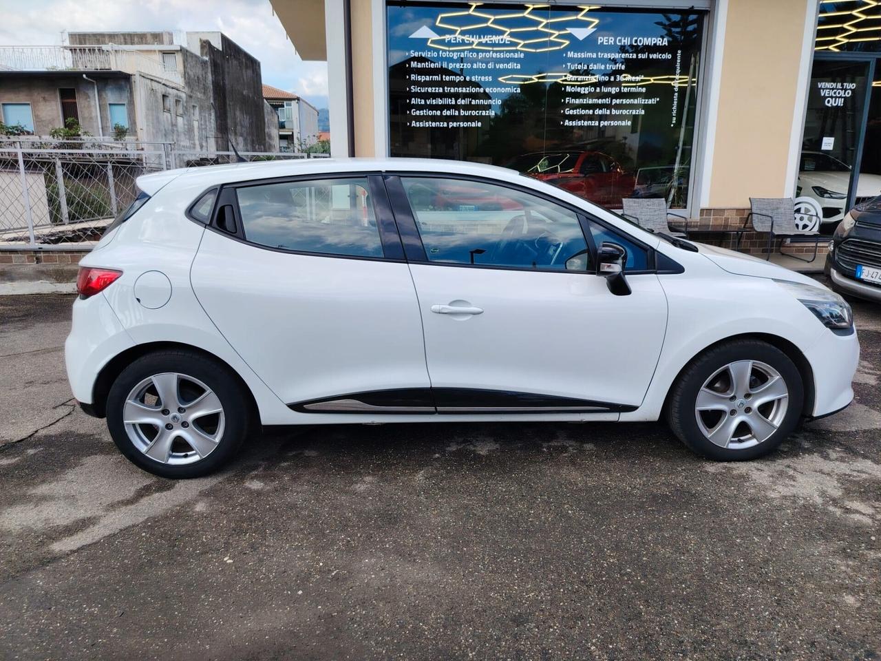 Renault Clio 1.2 75CV 5 porte