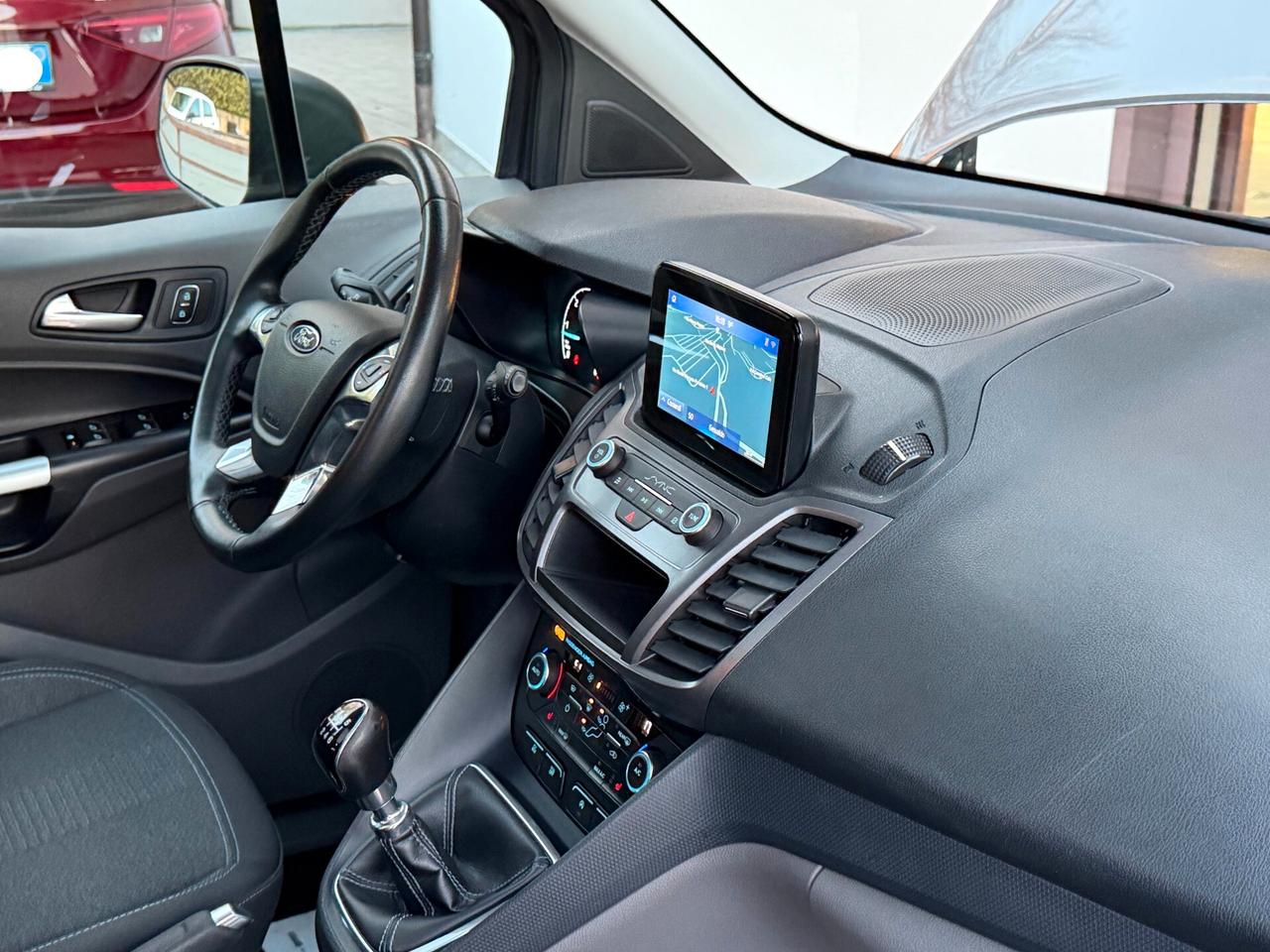 Ford Tourneo Connect 1.5 TDCI 120 cv. ACTIVE (Nav)